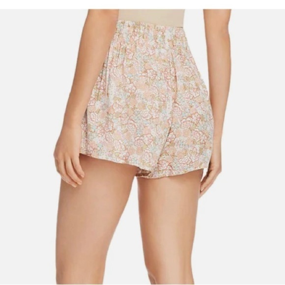 NWT AQUA Grove Floral Print Mini High-Waist Shorts - Picture 2 of 6